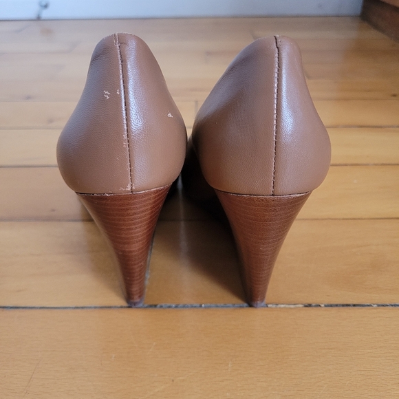 Tory Burch Brown Wedge Shoes - Picture 5 of 6